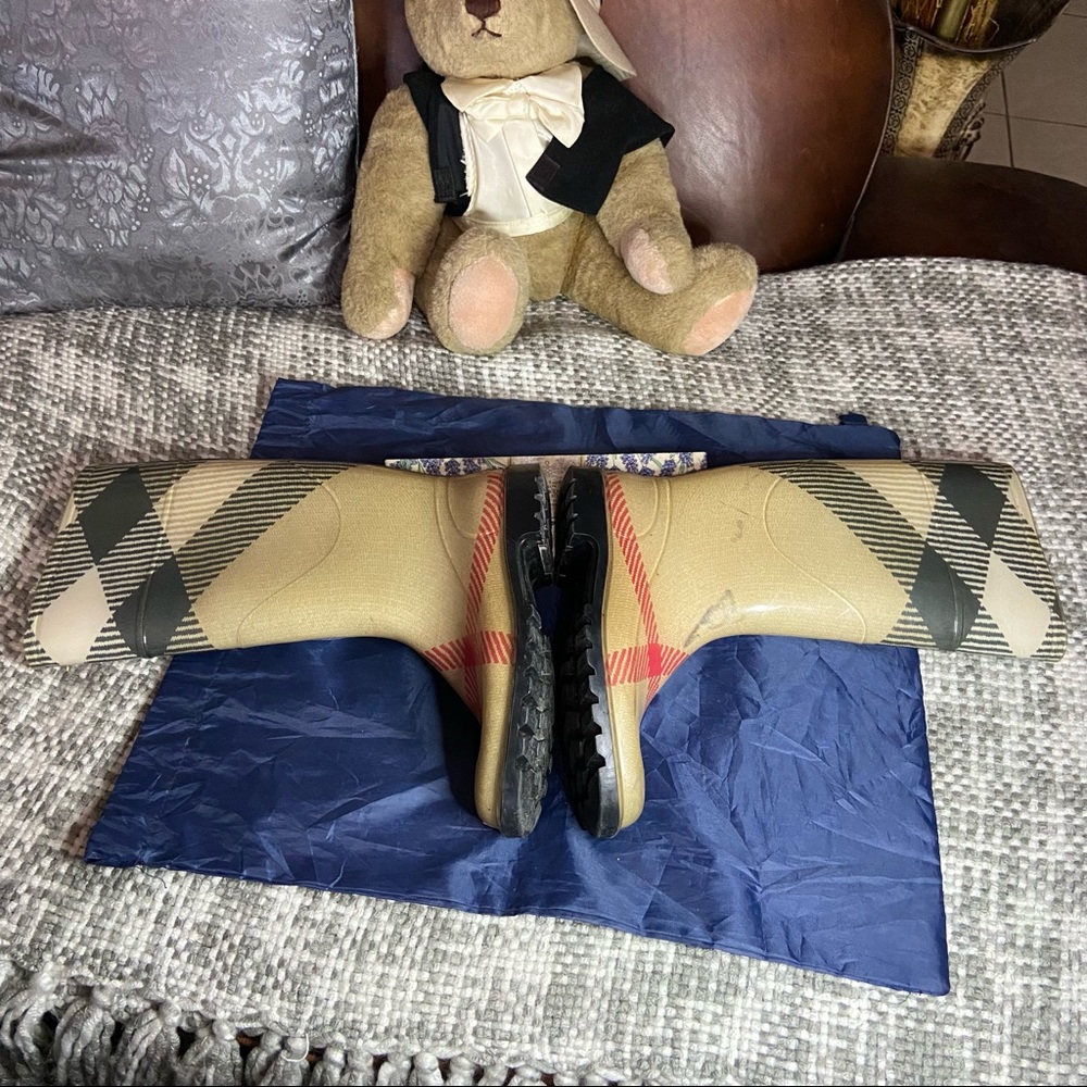 Burberry Tan Plaid Women's Rain Boots - Picture 10 of 12